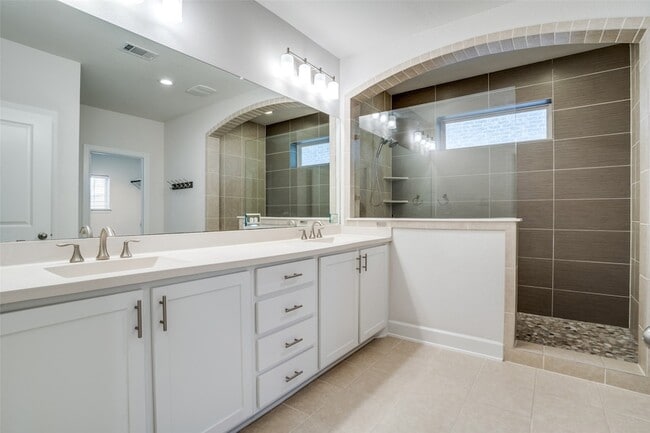 Building Photo - 6208 Exeter Ave