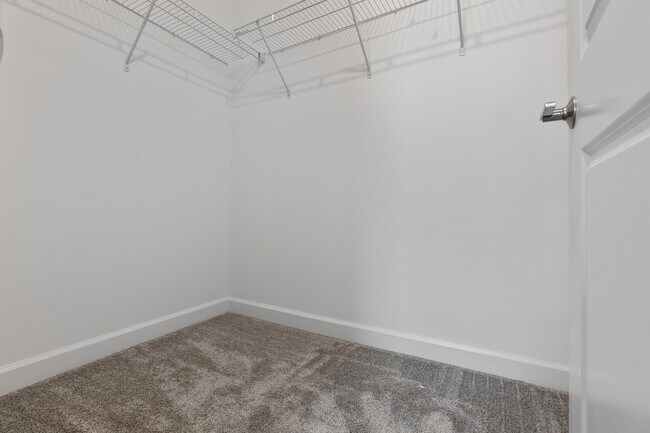 Building Photo - 4410 Seven Canyons Dr