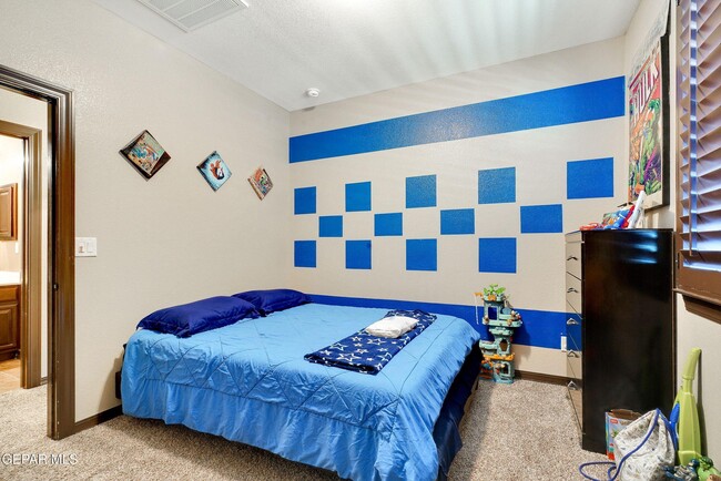 Building Photo - 13240 Emerald River St