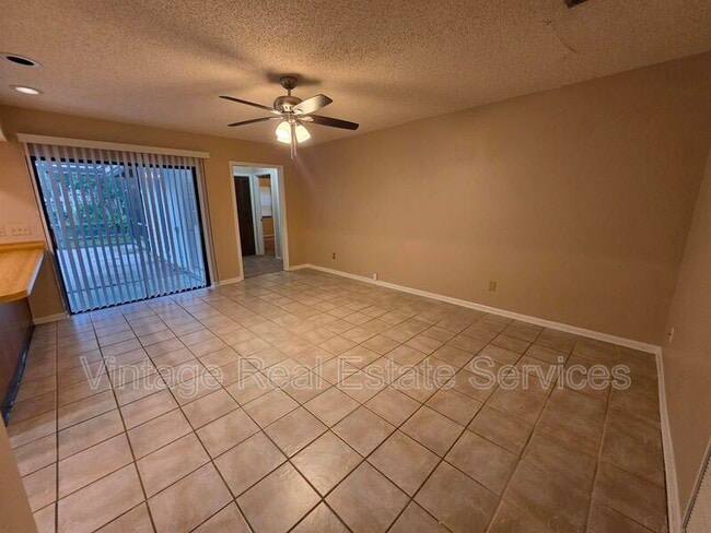Building Photo - 4604 Landscape Dr