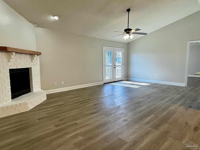 Building Photo - 1033 Waterford Ln