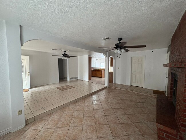 Building Photo - HOME FOR RENT IN ANTHONY TEXAS