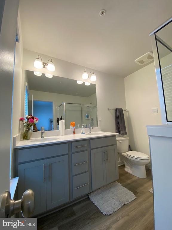 Building Photo - 7530 Daybreak Dr