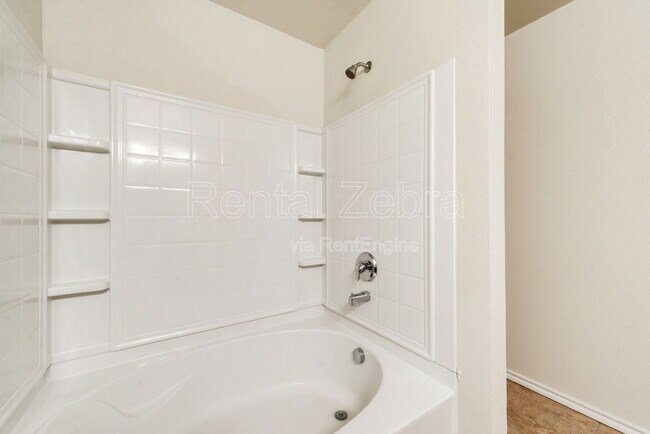 Building Photo - 1309 Hazelnut Dr