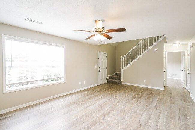 Building Photo - 802 Stewart Valley Dr