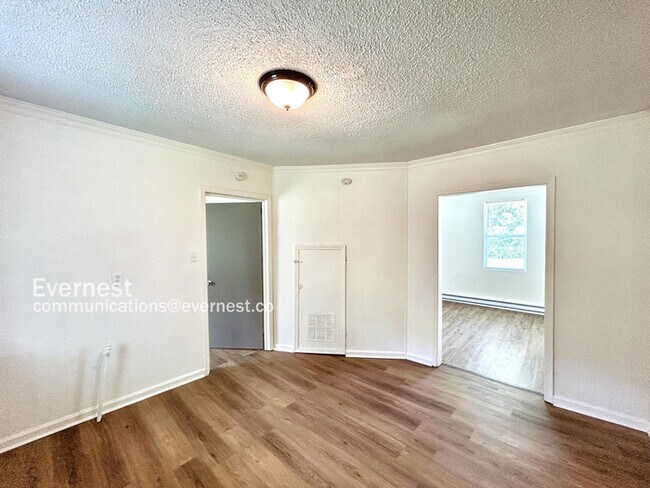 Building Photo - 2193 Clifton Ave