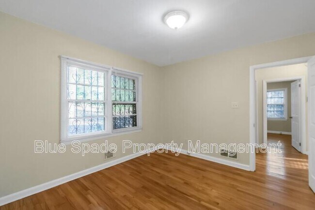 Building Photo - 409 Kildare Ave NW