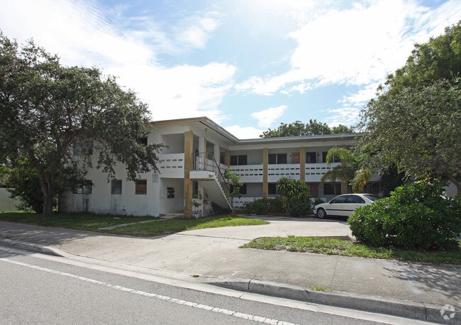 Primary Photo - 1570 N Dixie Hwy