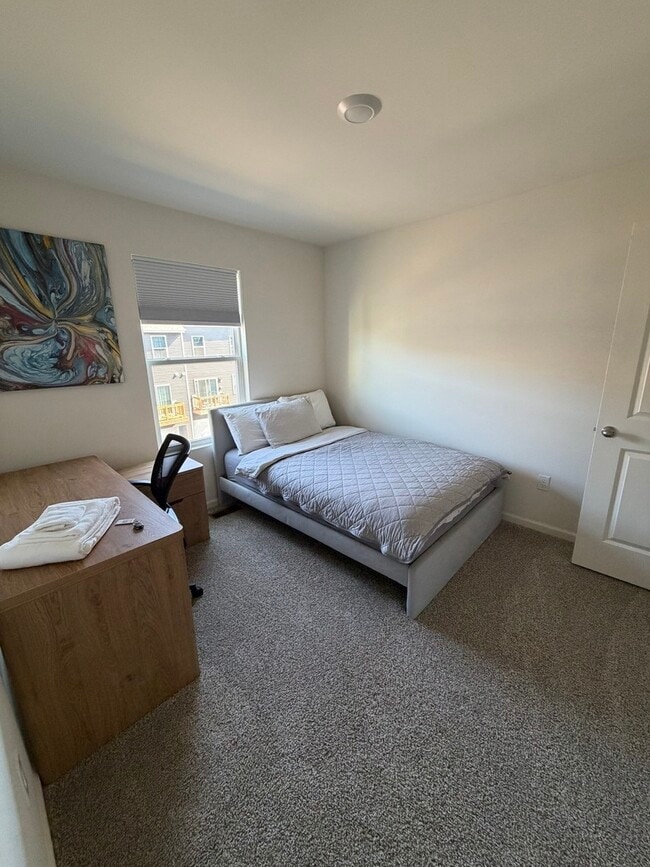 Building Photo - 1555 Sequoia Wy