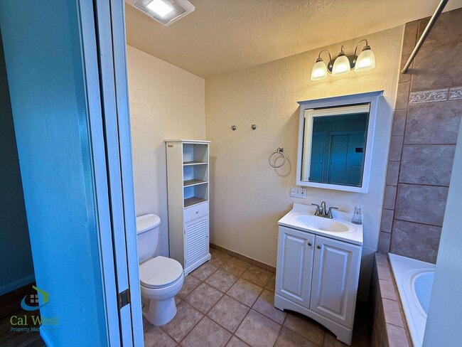 Building Photo - 5331 Rimwood Dr