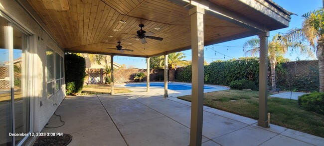 Building Photo - Gorgeous 3Bed/2Bath w/ private Pool locate...