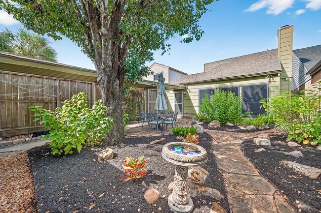 Building Photo - 1917 Trixie Ln