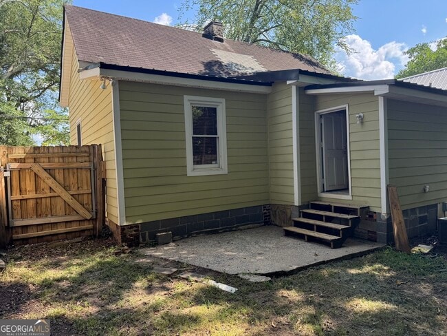 Building Photo - 820 Reese St