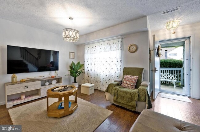 Building Photo - 56 Dover Dr