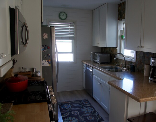 Kitchen - 1482 Cohansey St