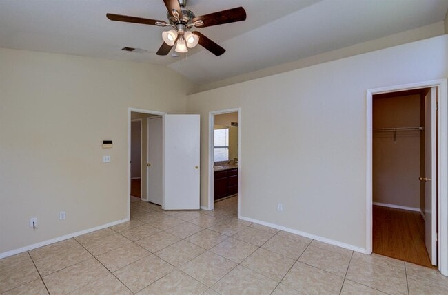 Building Photo - 5654 Violet Ave