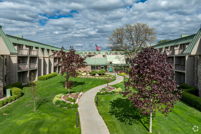 Building Photo - Larpenteur Estates