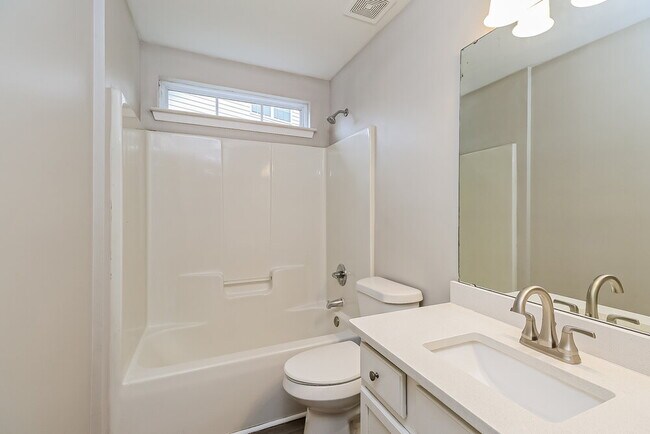 Building Photo - 7039 Lowen Rd