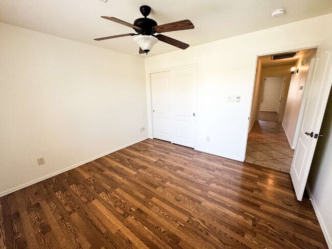 Building Photo - For Rent: 3-bedroom, 2-bathroom home in Barkley Ranch