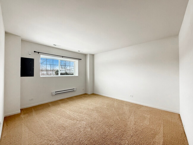 Building Photo - 2385 Upland Rd