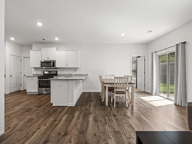 Building Photo - 15 Trevor Cv