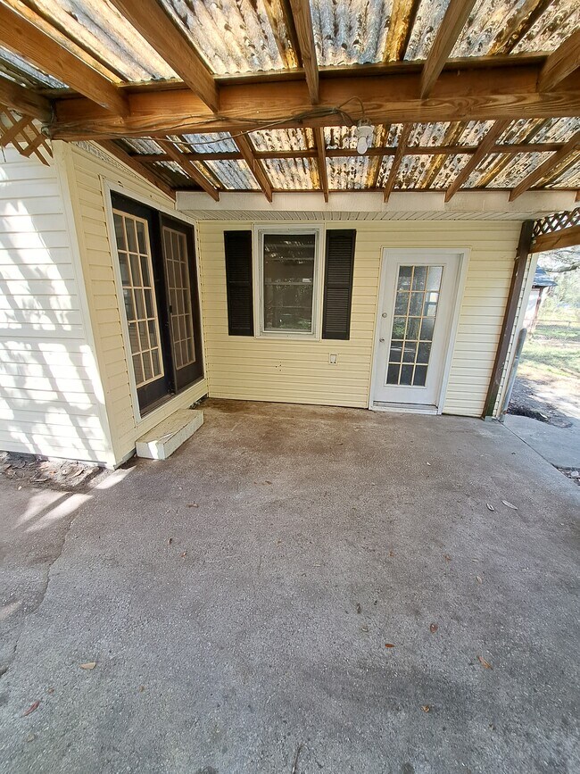 Building Photo - 5740 Pilgrim Ave