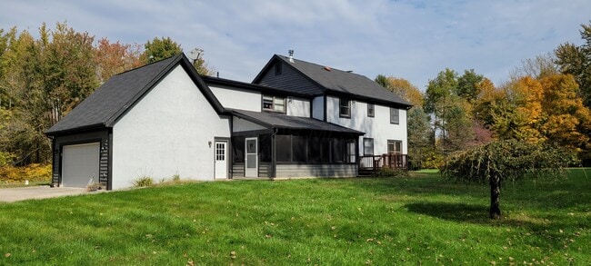 Building Photo - 11201 Beaver Rd NW