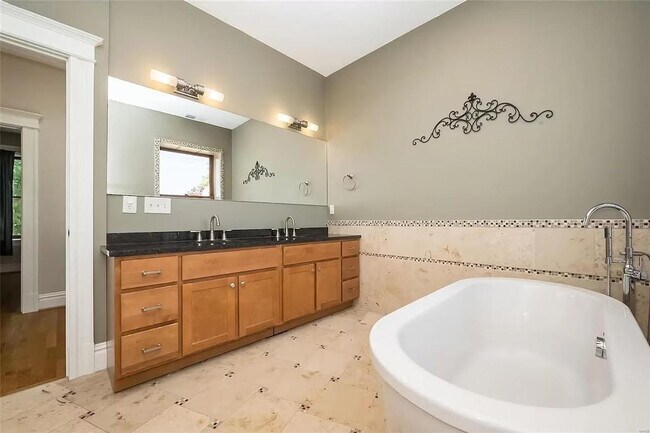 Building Photo - 6114 Washington Blvd