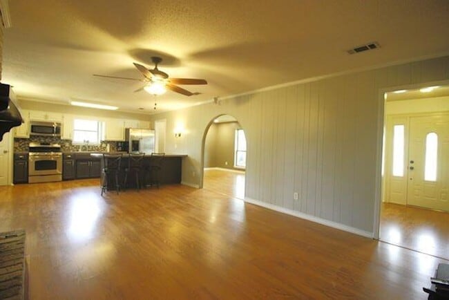 Building Photo - Bon Village 4 BR 2 Bath home