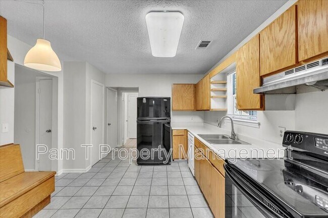 Building Photo - 4 Gunpowder Ct
