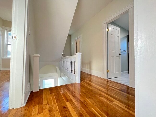 Building Photo - 212 Whitwell St