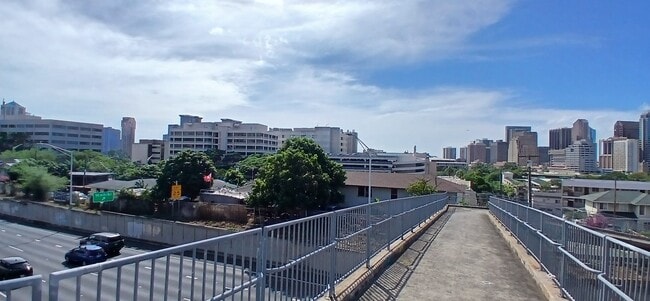 Building Photo - 410 Magellan Ave