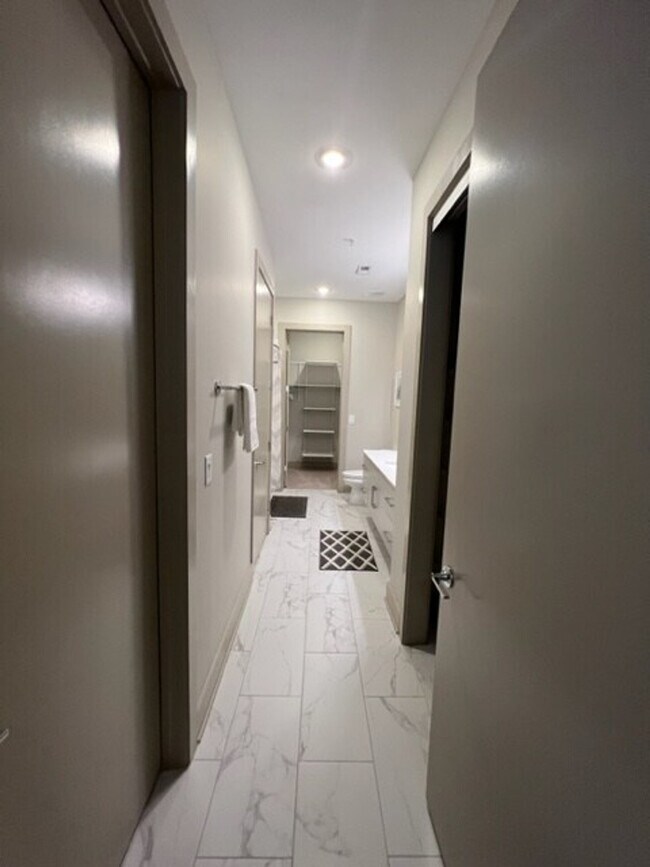Building Photo - 3158 Stillhouse Creek Dr
