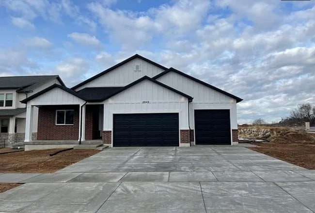 Primary Photo - Coming soon! 5 Bedroom/2.5 Bathroom unit i...