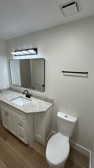 Building Photo - 512 Linda Ln