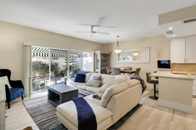 Building Photo - 6 Oakleaf Ct