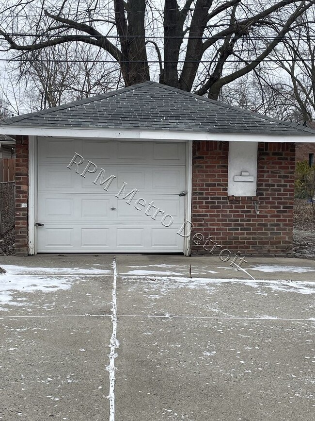 Building Photo - Updated Ranch in Inkster