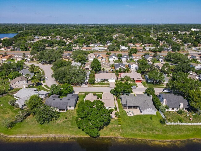 Building Photo - Elegant 4-Bed Winter Park Home with Oversized Hot Tub & Scenic Setting