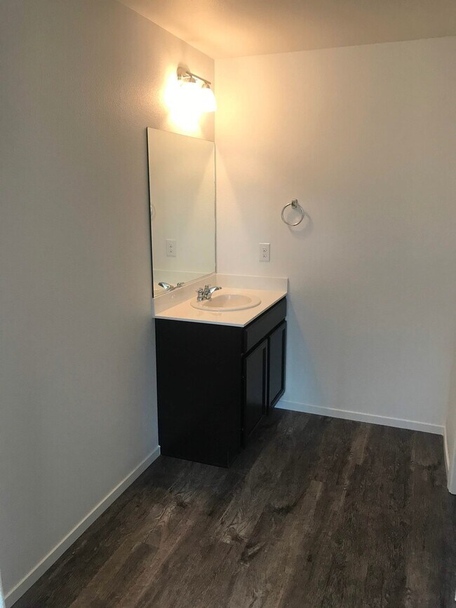 Building Photo - New Home Located In Stead