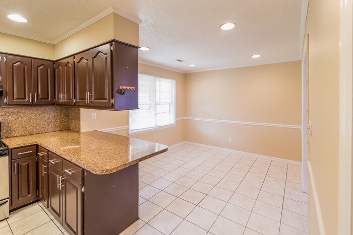 Building Photo - 306 Gippy Dr