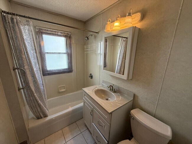 Building Photo - 99-101 Mooreland St