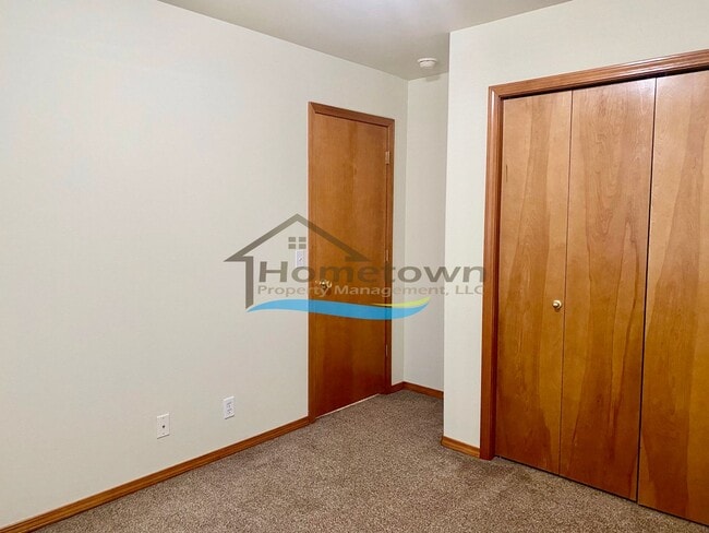 Building Photo - Beautiful 4 Bed 2 Bath Home on Corner Lot ...