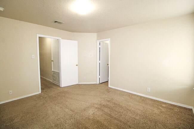 Building Photo - 16122 Branching Oaks