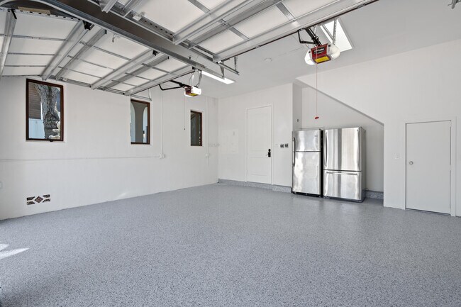 Building Photo - 1312 SE 2nd Ct