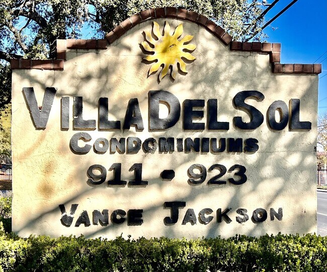 Primary Photo - Charming Condo in Vista Del Sol!