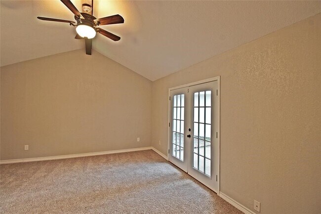 Building Photo - 2074 Shadow Rock Dr