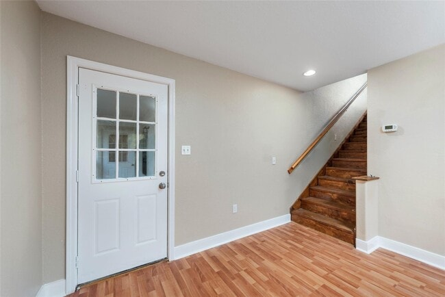 Building Photo - 1728 Connorvale Rd