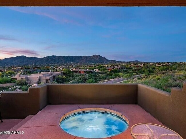 Building Photo - 9898 E Graythorn Dr
