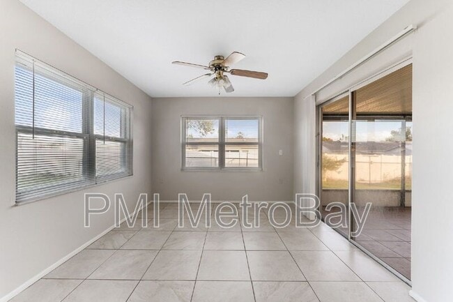 Building Photo - 7250 Applegate Dr