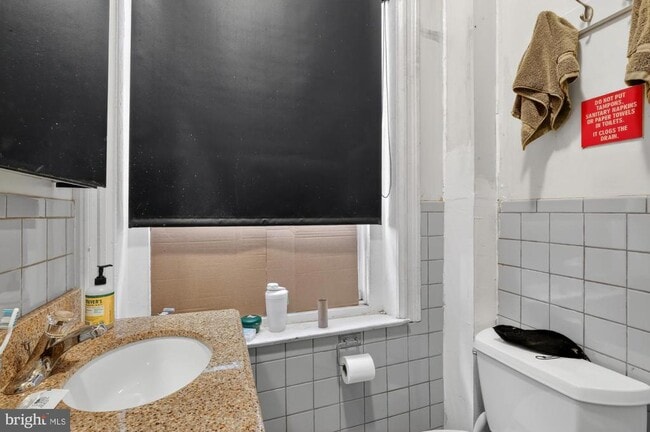 Building Photo - 4011 Pine St